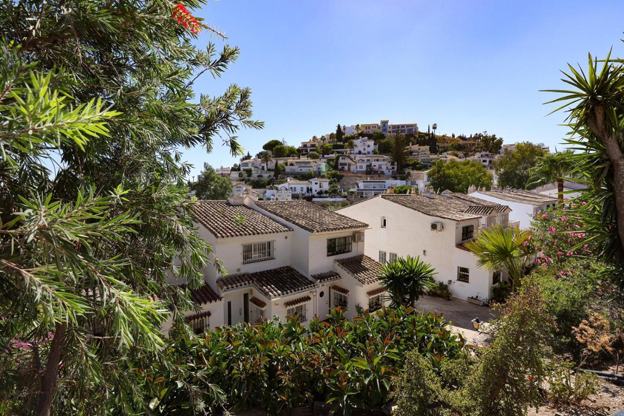 Quaint 2 Bedroom Townhouse With Pool Close To Sea! ベナルマデナ エクステリア 写真