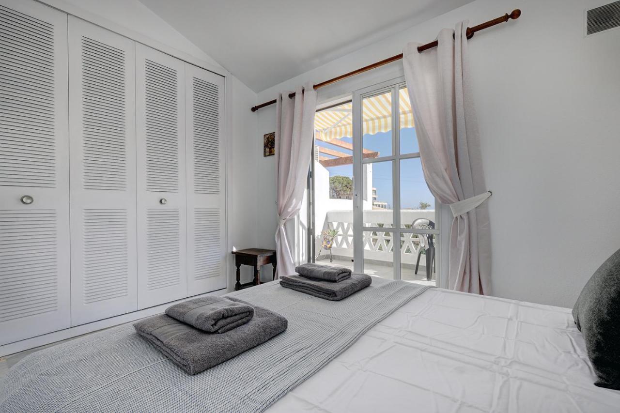 Quaint 2 Bedroom Townhouse With Pool Close To Sea! ベナルマデナ エクステリア 写真