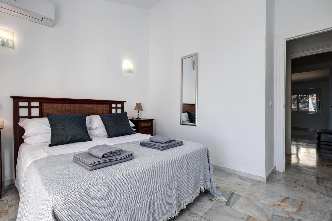 Quaint 2 Bedroom Townhouse With Pool Close To Sea! ベナルマデナ エクステリア 写真