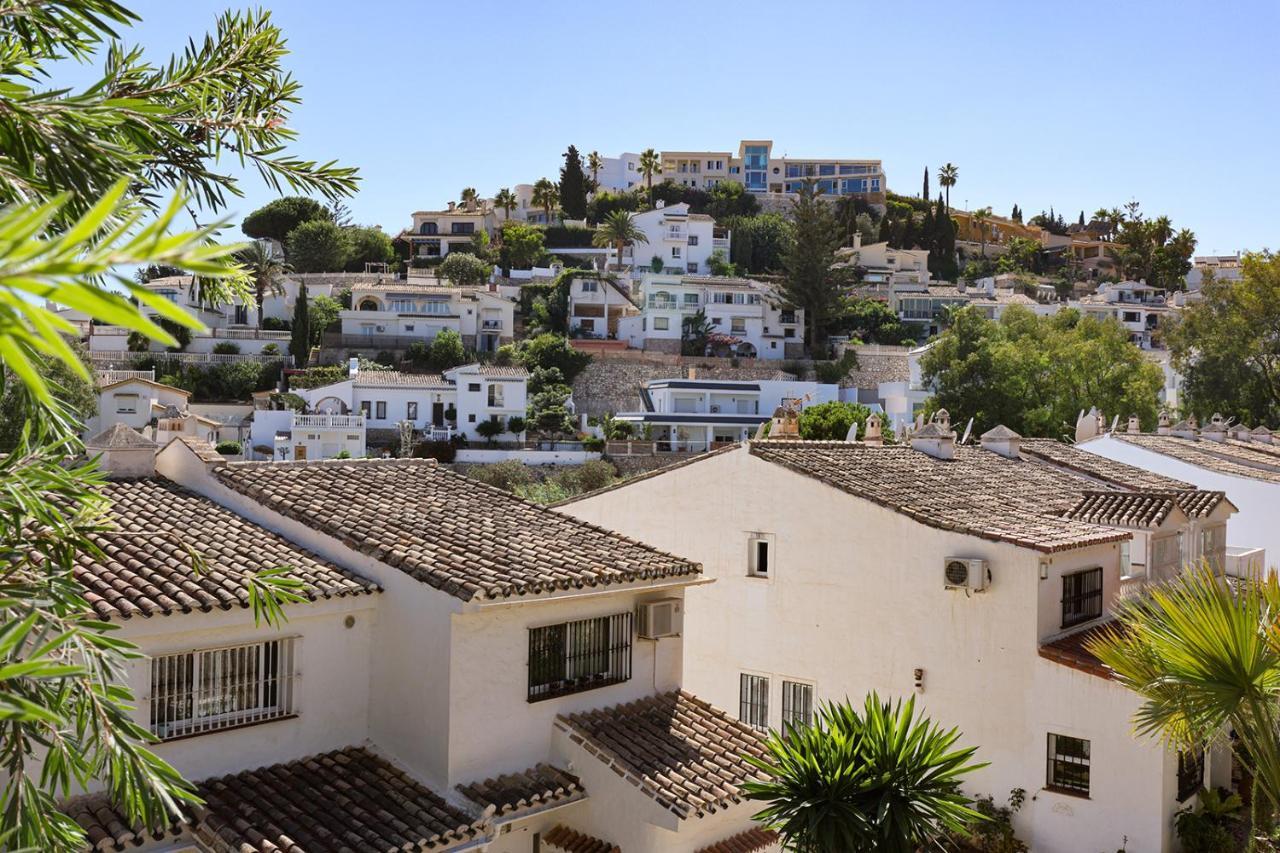Quaint 2 Bedroom Townhouse With Pool Close To Sea! ベナルマデナ エクステリア 写真